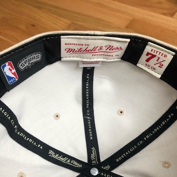 NEW San Antonio Spurs Mitchell & Ness Hat in Cream - Picture 5 of 5
